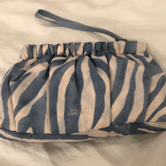 VINCE CAMUTO HARLO ZEBRA WASHABLE NYLON POUCH NWT - Picture 1 of 8